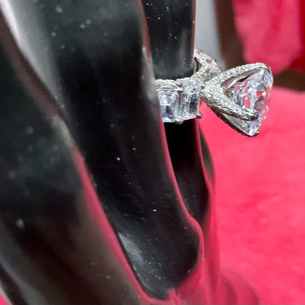 DIAMOND HANDMADE SIMULATED ENGAGEMENT RING 3.5 KARAT STERLING SILVER - Picture 6 of 12